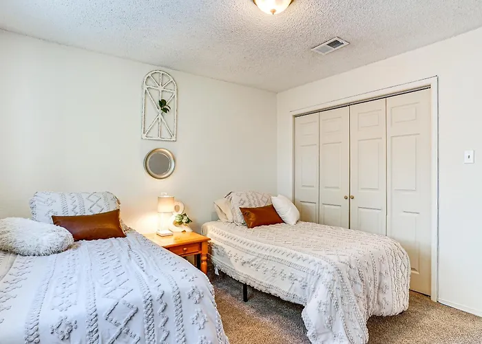 4 Mi To At&t Stadium: Worth Townhome!
