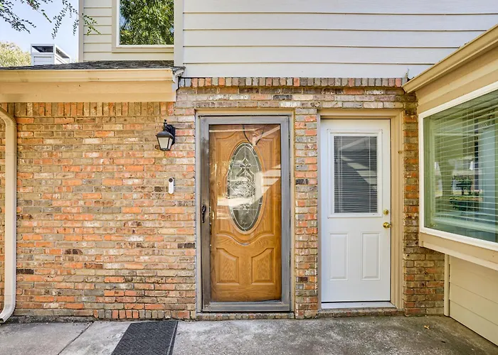 4 Mi To At&t Stadium: Worth Townhome! Holiday home *
