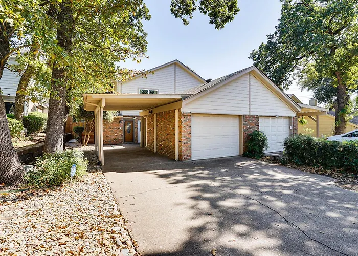 4 Mi To At&t Stadium: Worth Townhome!